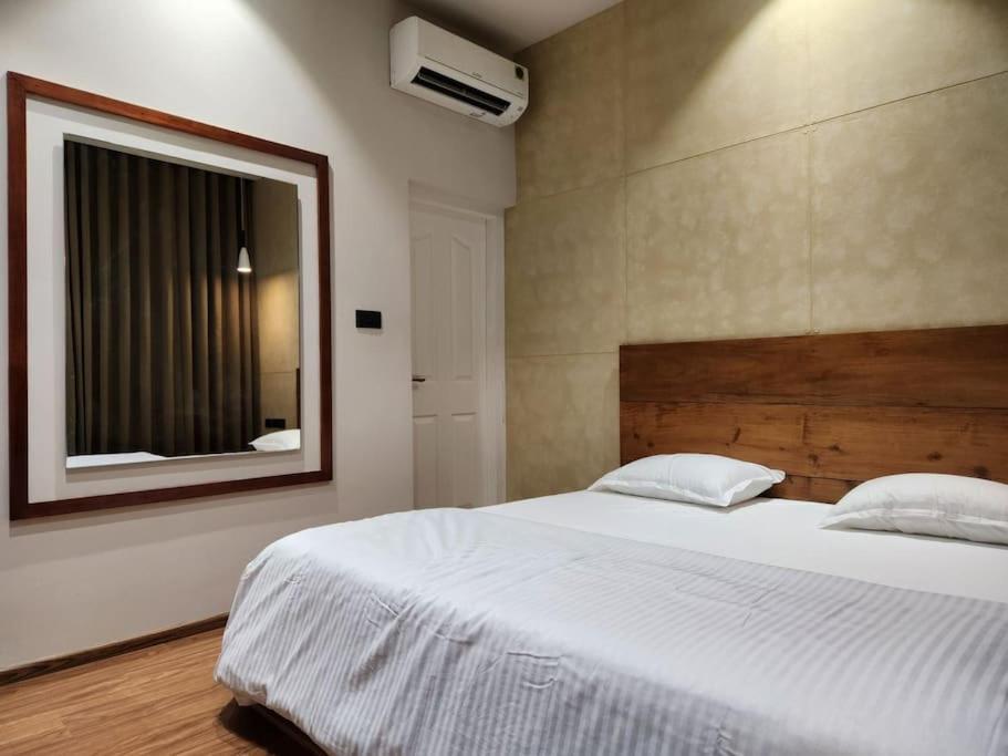 Gulzar 2Bhk Service Apartment, Kannur Buitenkant foto