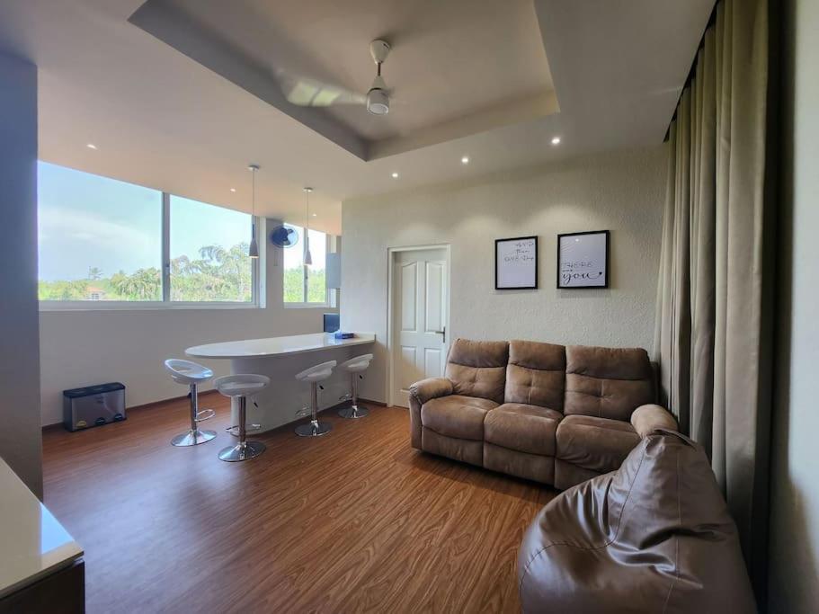 Gulzar 2Bhk Service Apartment, Kannur Buitenkant foto