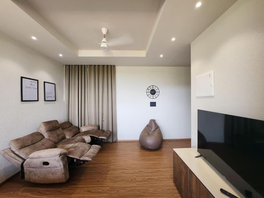 Gulzar 2Bhk Service Apartment, Kannur Buitenkant foto